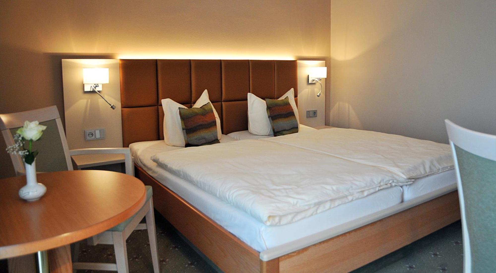 Hotel Friesen Werdau Exteriör bild