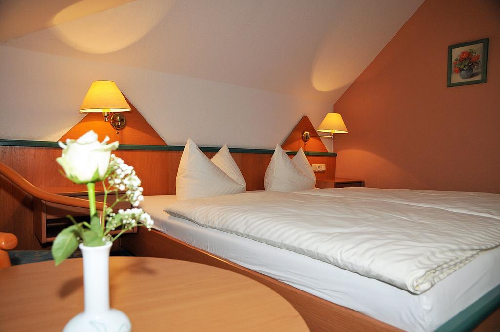 Hotel Friesen Werdau Exteriör bild