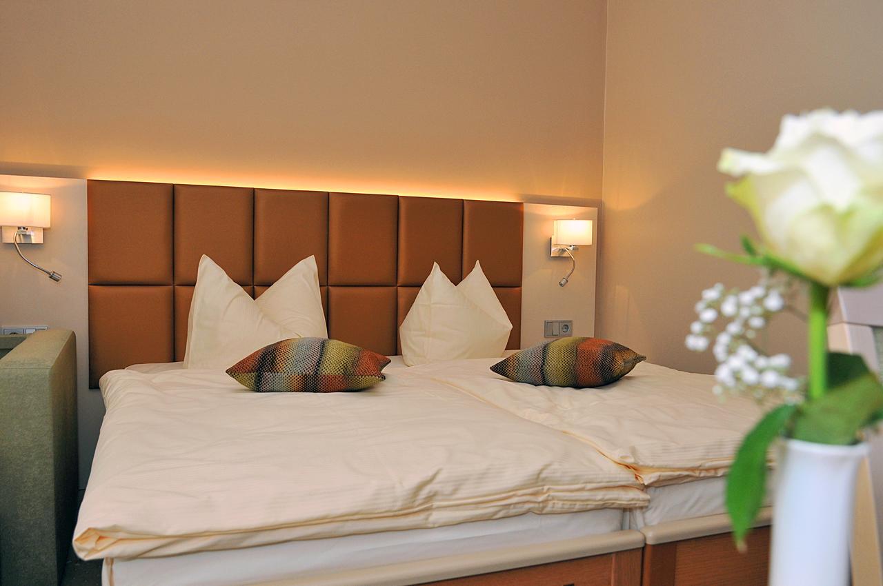 Hotel Friesen Werdau Exteriör bild